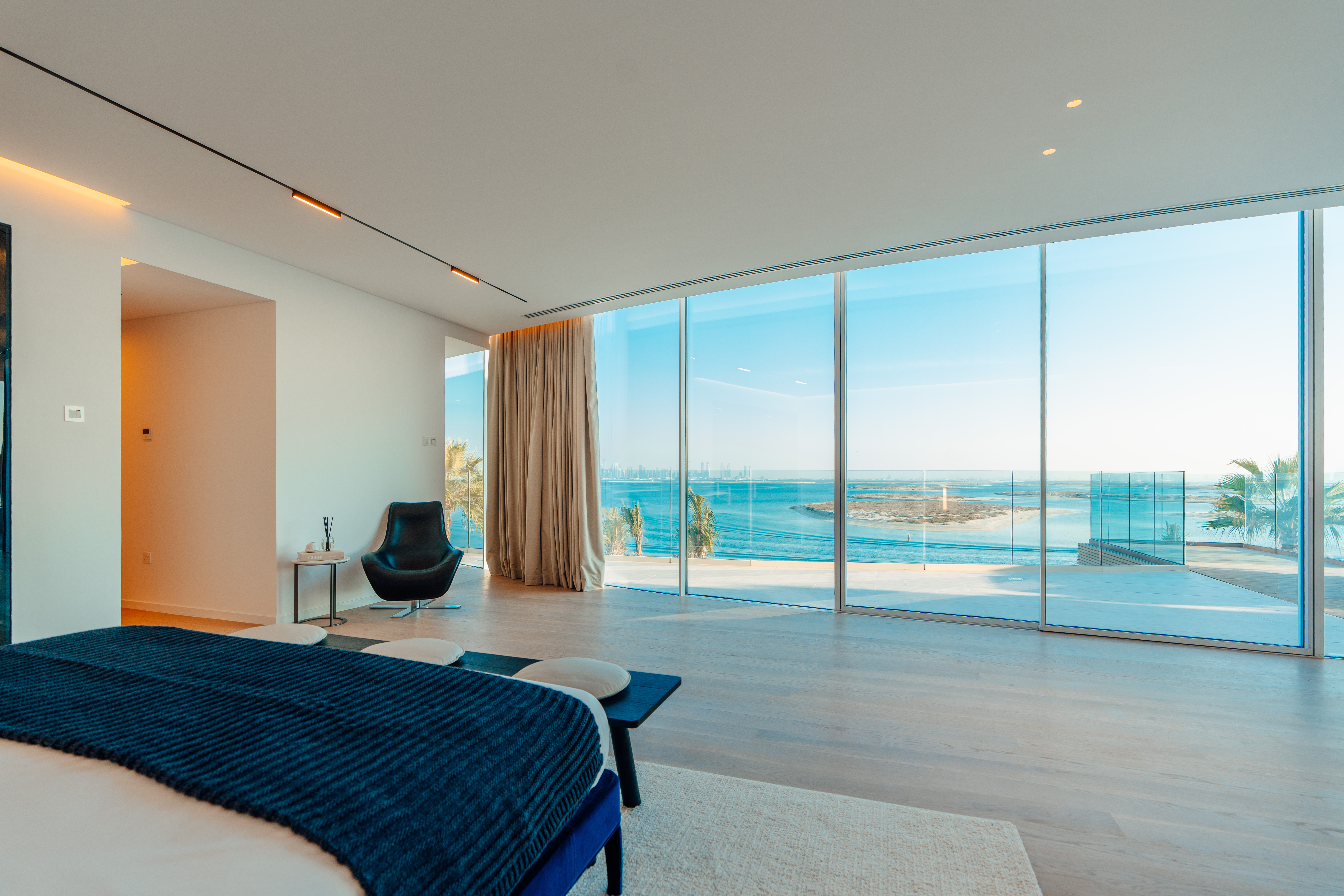 Villa The World Islands - picture 13