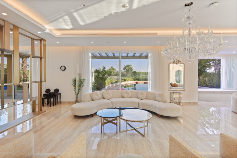 Villa de 6 chambres à vendre dans Les Lacs