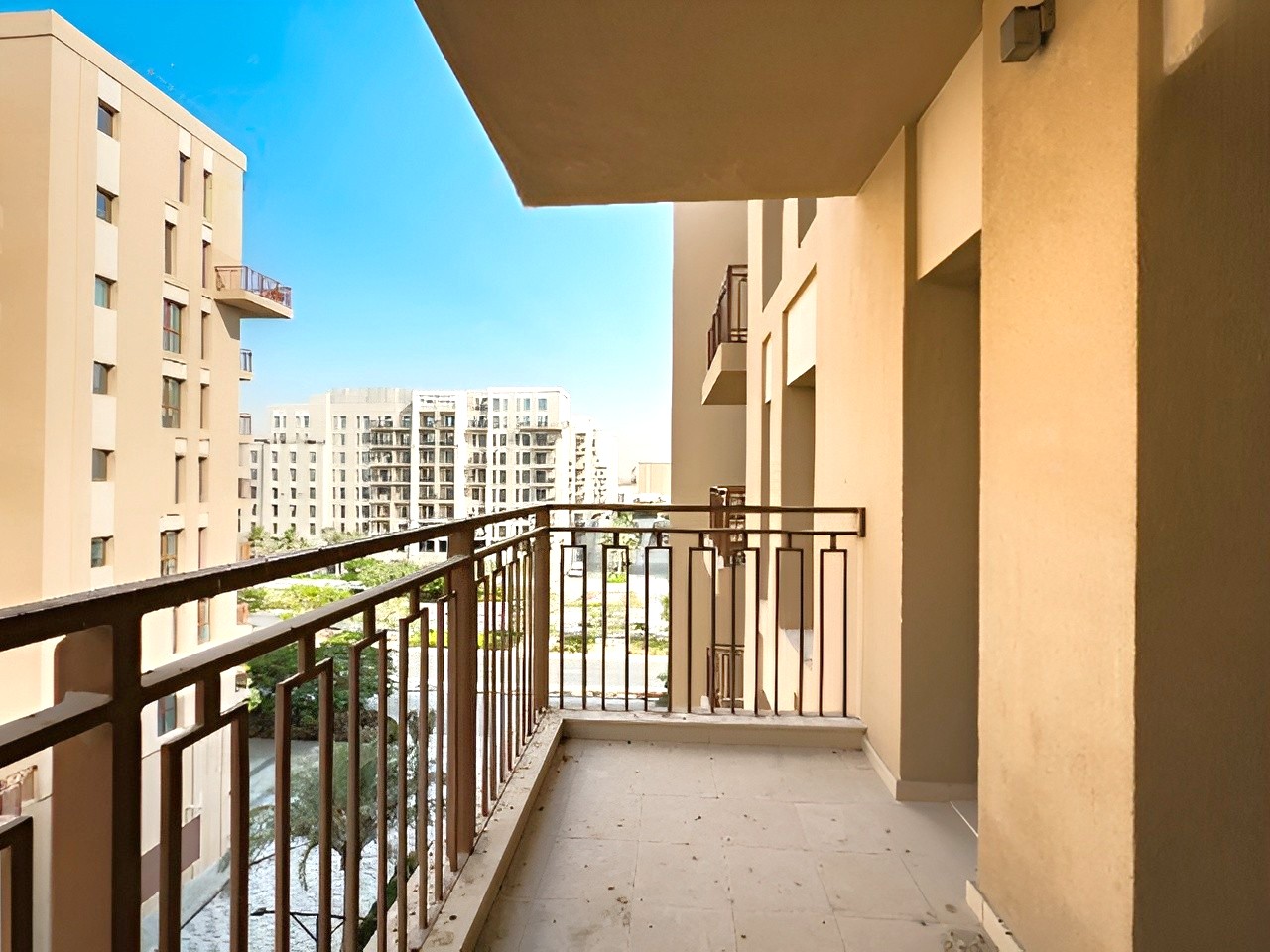 Daire Town Square - picture 10