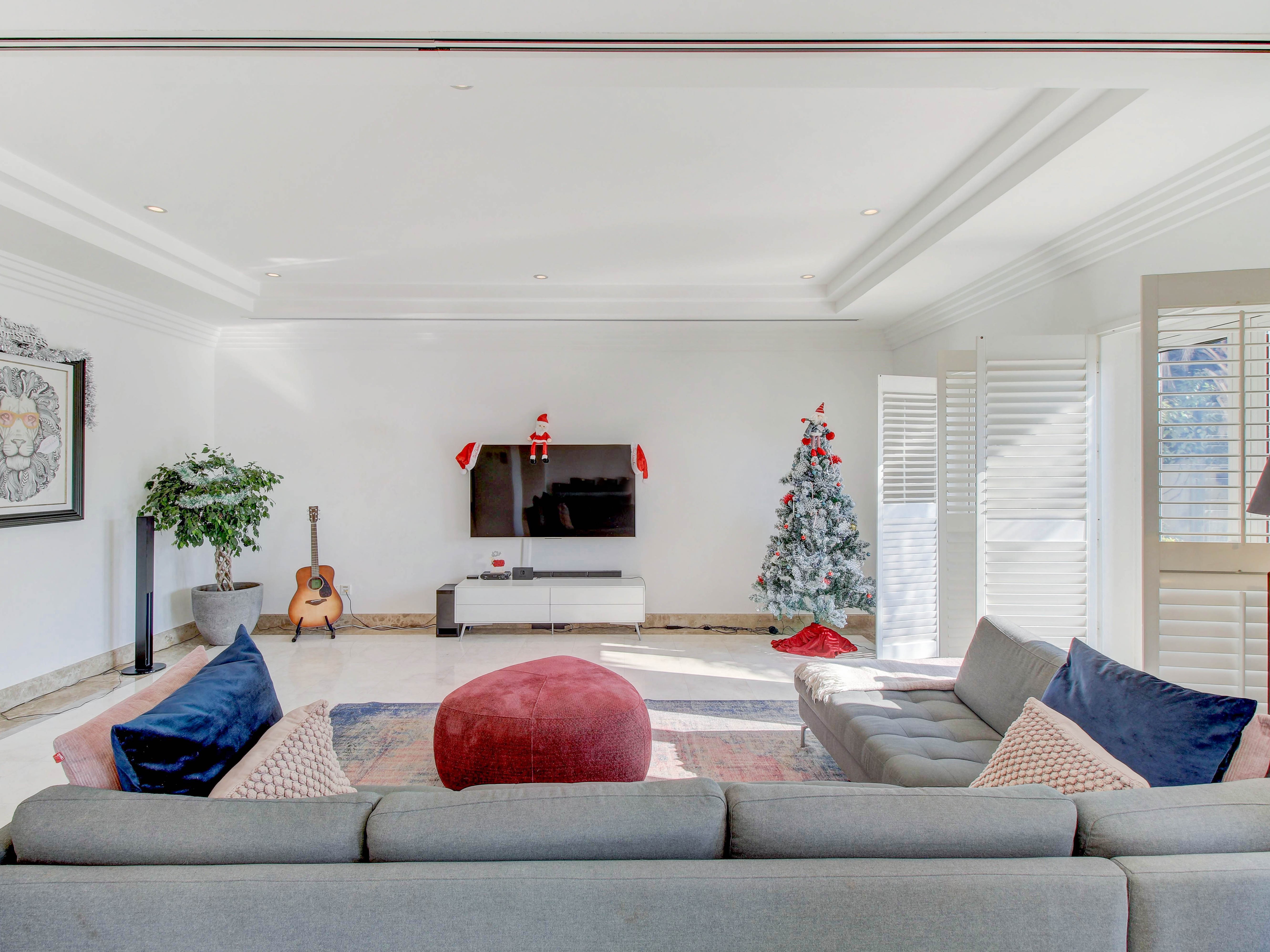 Villa The Lakes - picture 3