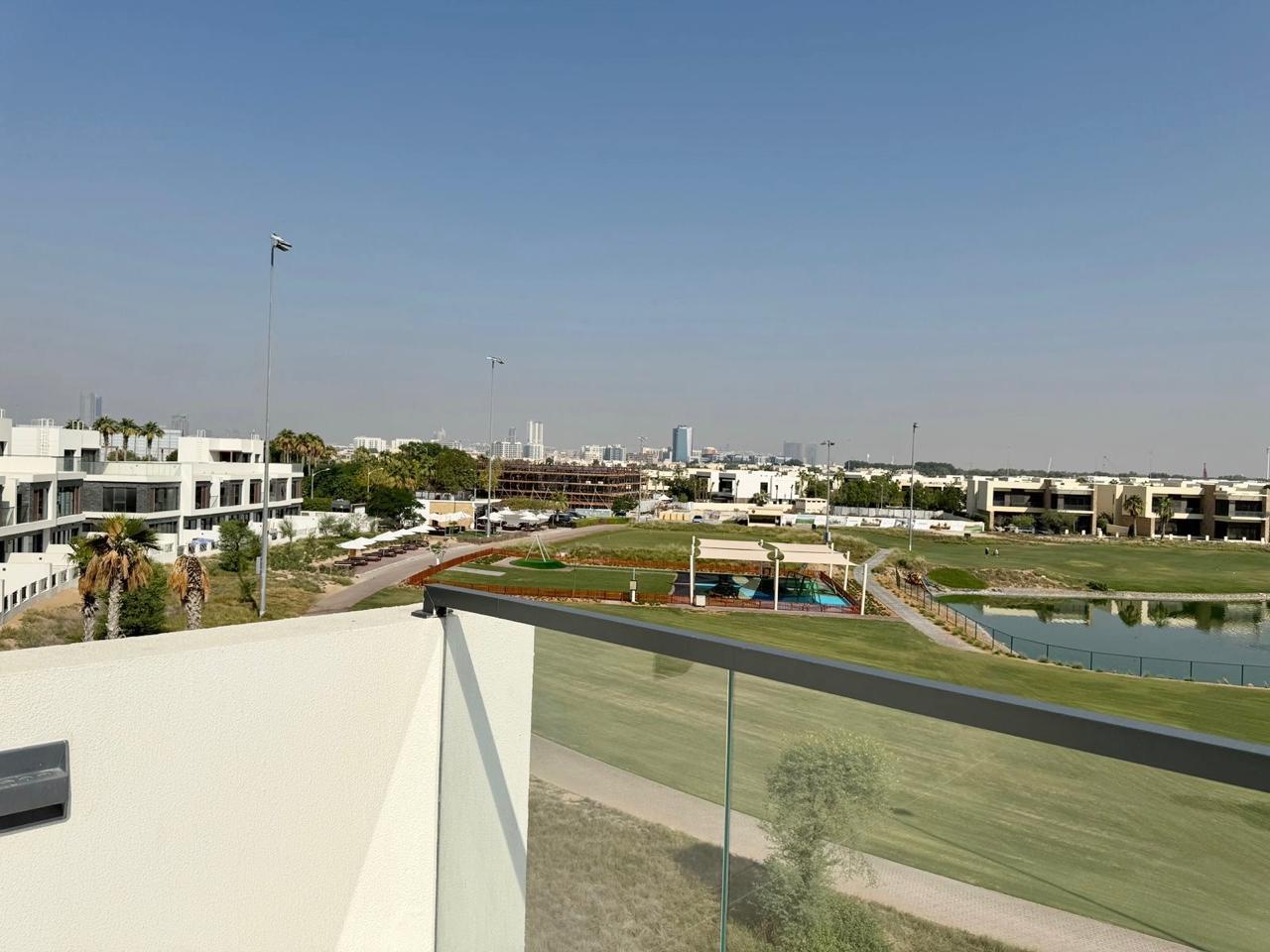 Villa DAMAC Hills - picture 9