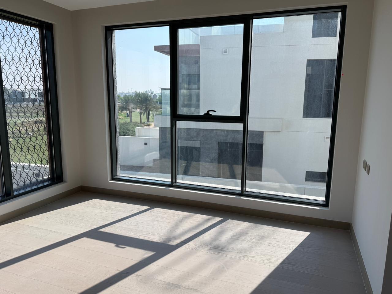 Villa DAMAC Hills - picture 6