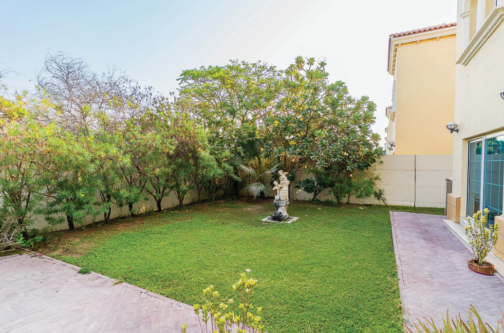 Villa Jumeirah Park - picture 2