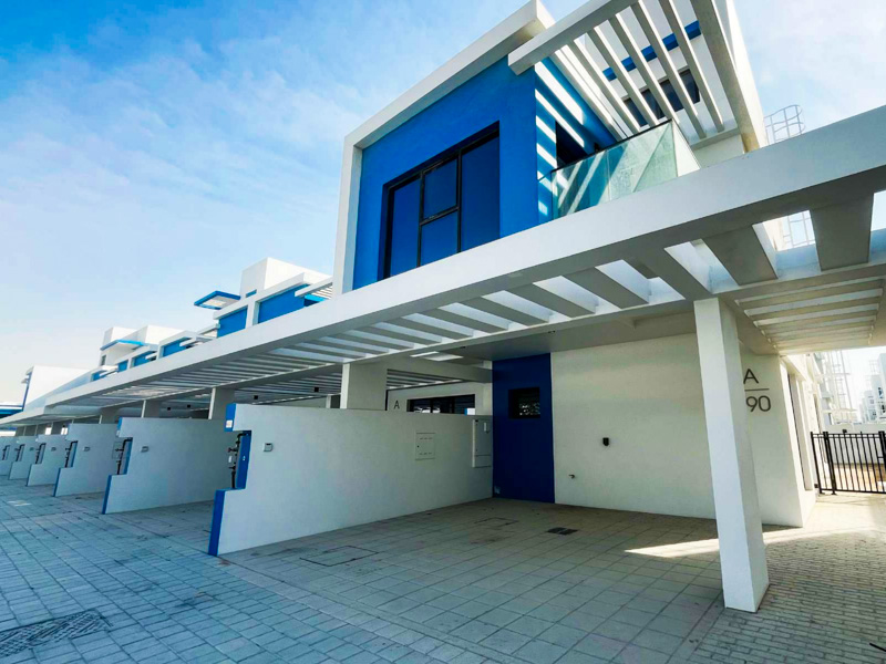 Villa Damac Lagoons - picture 1