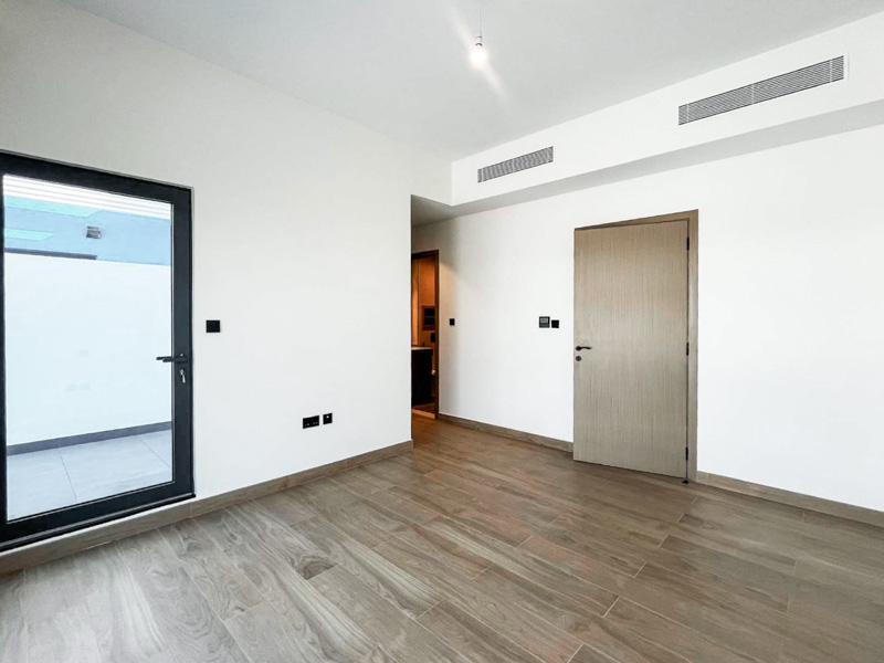 Villa Damac Lagoons - picture 17