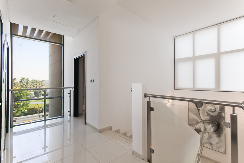 Villa DAMAC Hills - picture 8