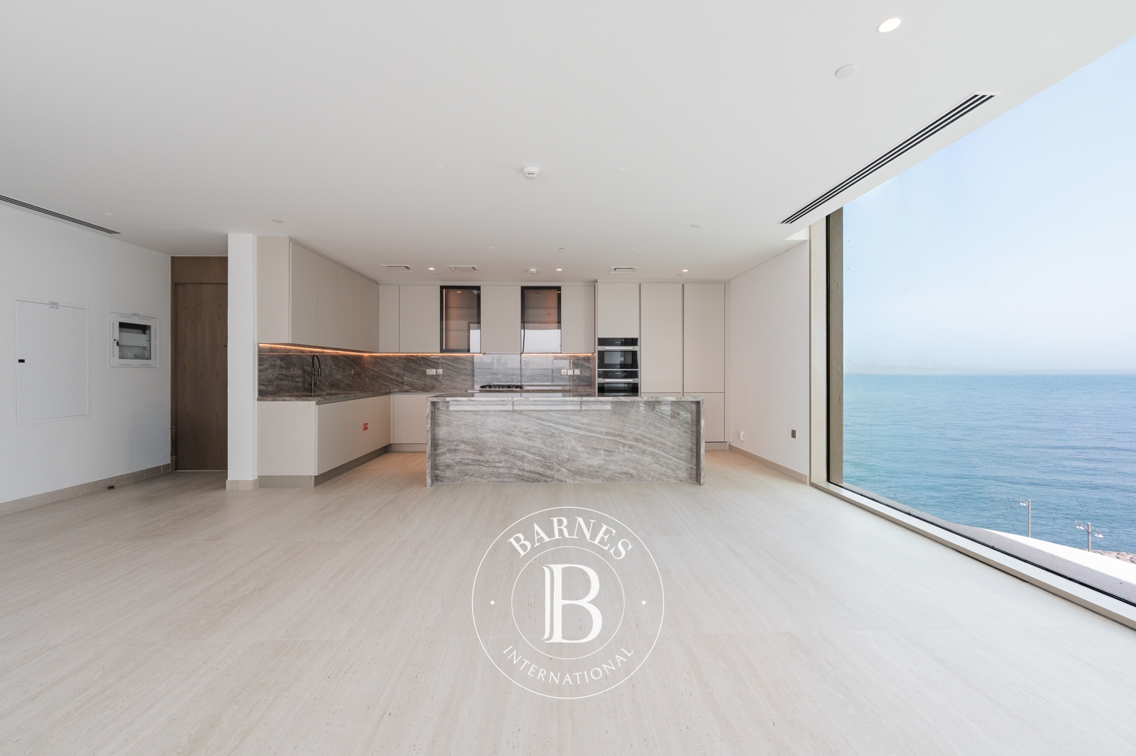 Palm View | Brand New | Mid-Floor