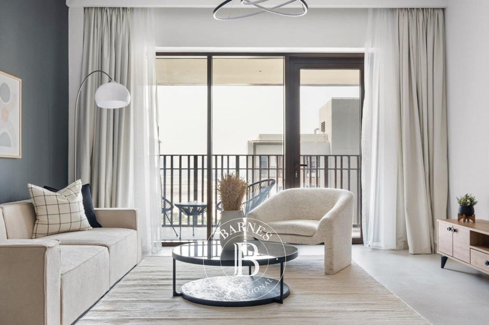 Vacant | Furnished | Community View