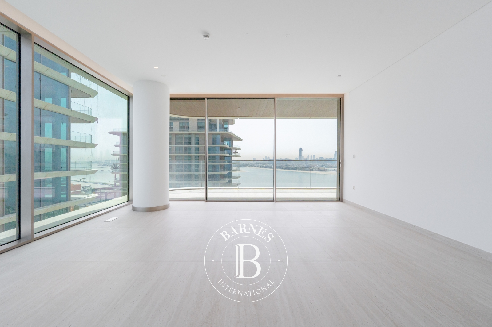 Palm View |  Mid Floor | Brandnew